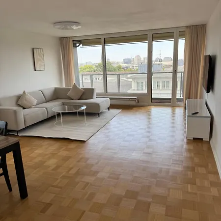 Kaiserloft Skylineblick Messe & Dusseldorf